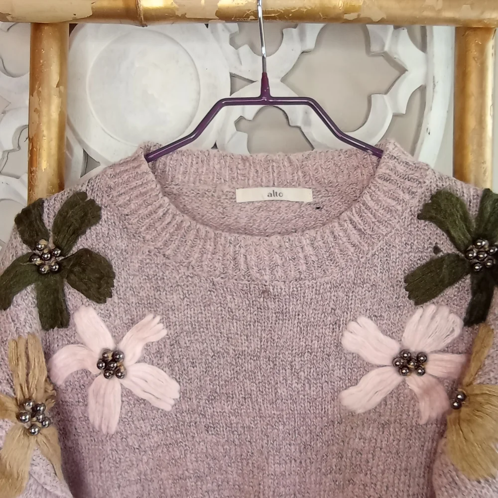 Embroidered Floral Oversized Sweater - Picture 11 of 17